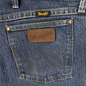Wrangler Relaxed Fit Blue Jeans western wear country cowboy EUC Size 40x32